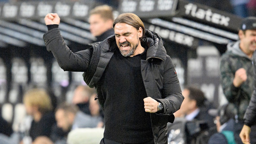 Daniel Farke bejubelt einen Treffer von Borussia Mönchengladbach am 4. August 2022.