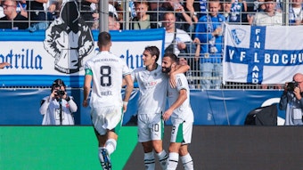 Florian Neuhaus bejubelt seinen Treffer in Bochum.