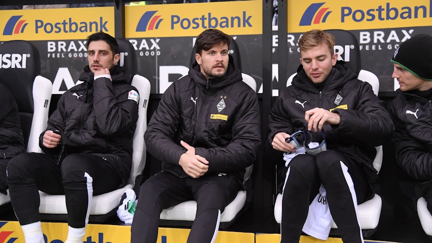 Lars Stindl, Tobias Strobl, Christoph Kramer und Jonas Hofmann (v.l.n.r.) sitzen nebeneinander.
