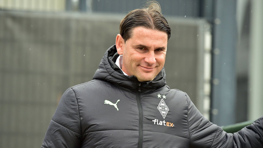 Borussia Mönchengladbach Chef-Trainer Gerardo Seoane bei einem Testspiel.