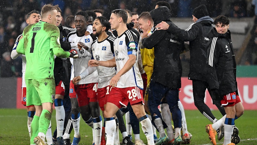 Jonas Kersken gerät mit zahlreichen HSV-Spielern aneinander.