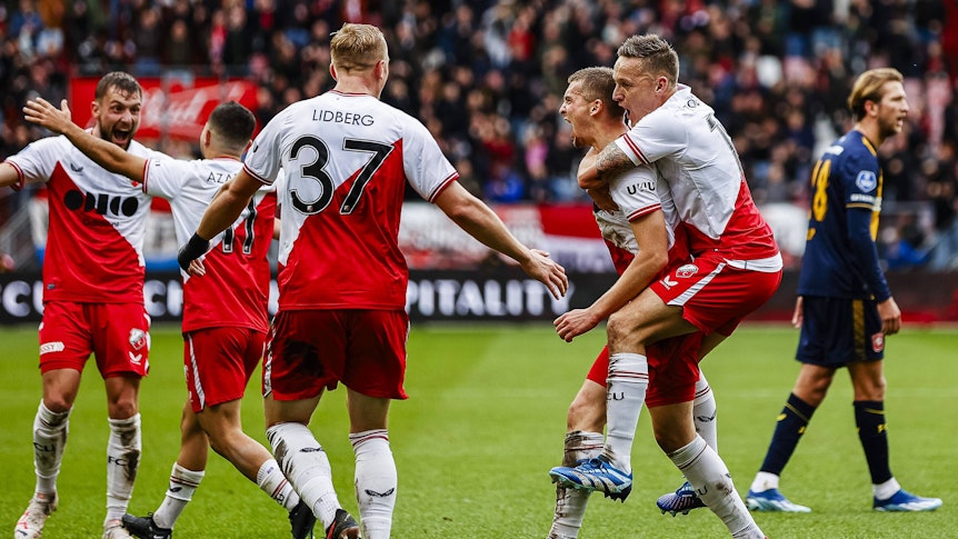 Die Spieler des FC Utrecht bejubeln einen Treffer