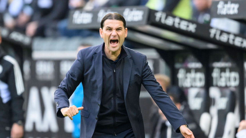 Gerardo Seoane gibt seinen Spielern Anweisungen.