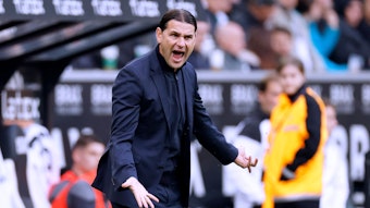 Gerardo Seoane gibt seinen Spielern lautstark Anweisungen.