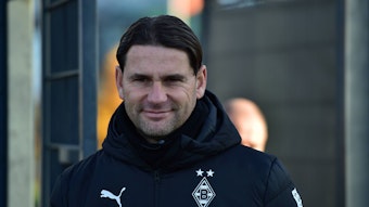 Trainer von Borussia Mönchengladbach während des Trainings.