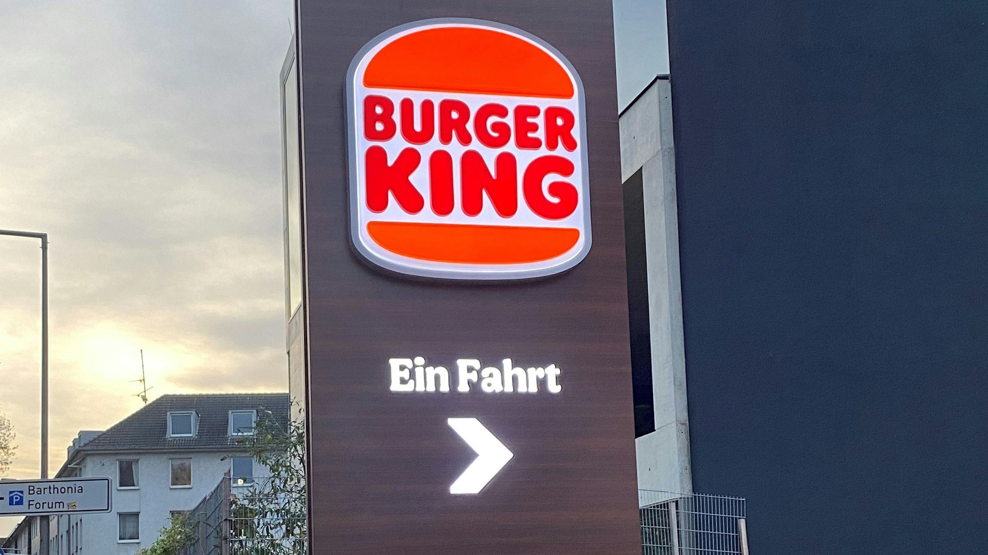 Burger King: Köln lacht über peinlichen Schild-Fehler, Filiale reagiert ...