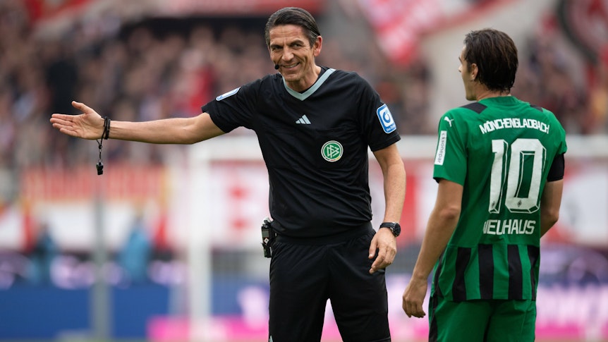 Deniz Aytekin im Gespräch mit Florian Neuhaus.