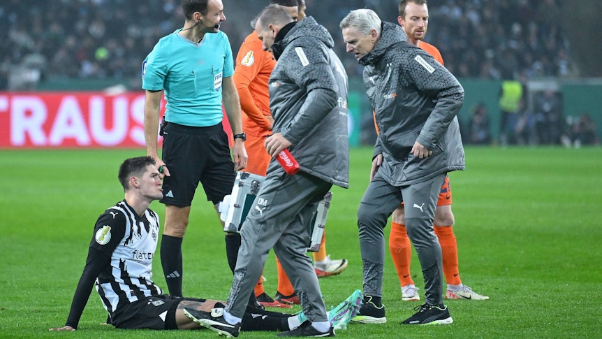 Tomas Cvancara wird behandelt.