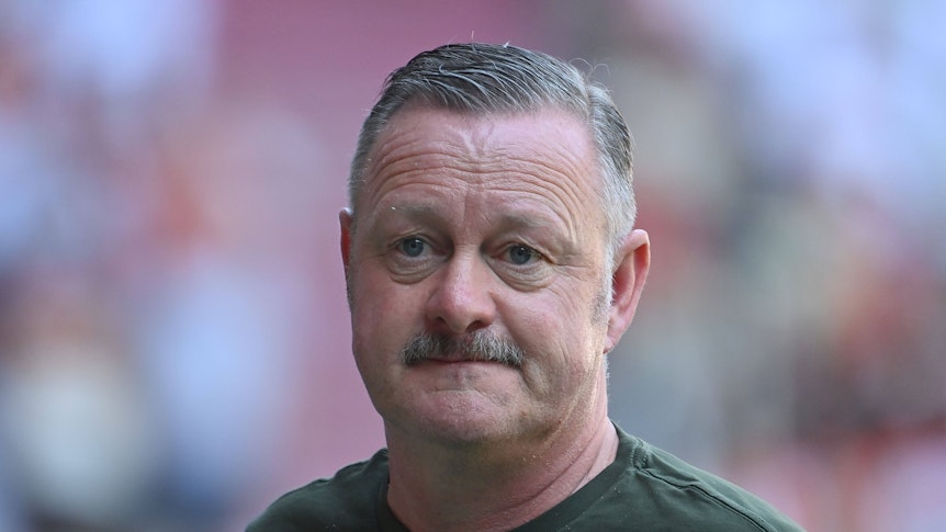 Roland Virkus blickt bedröppelt drein.