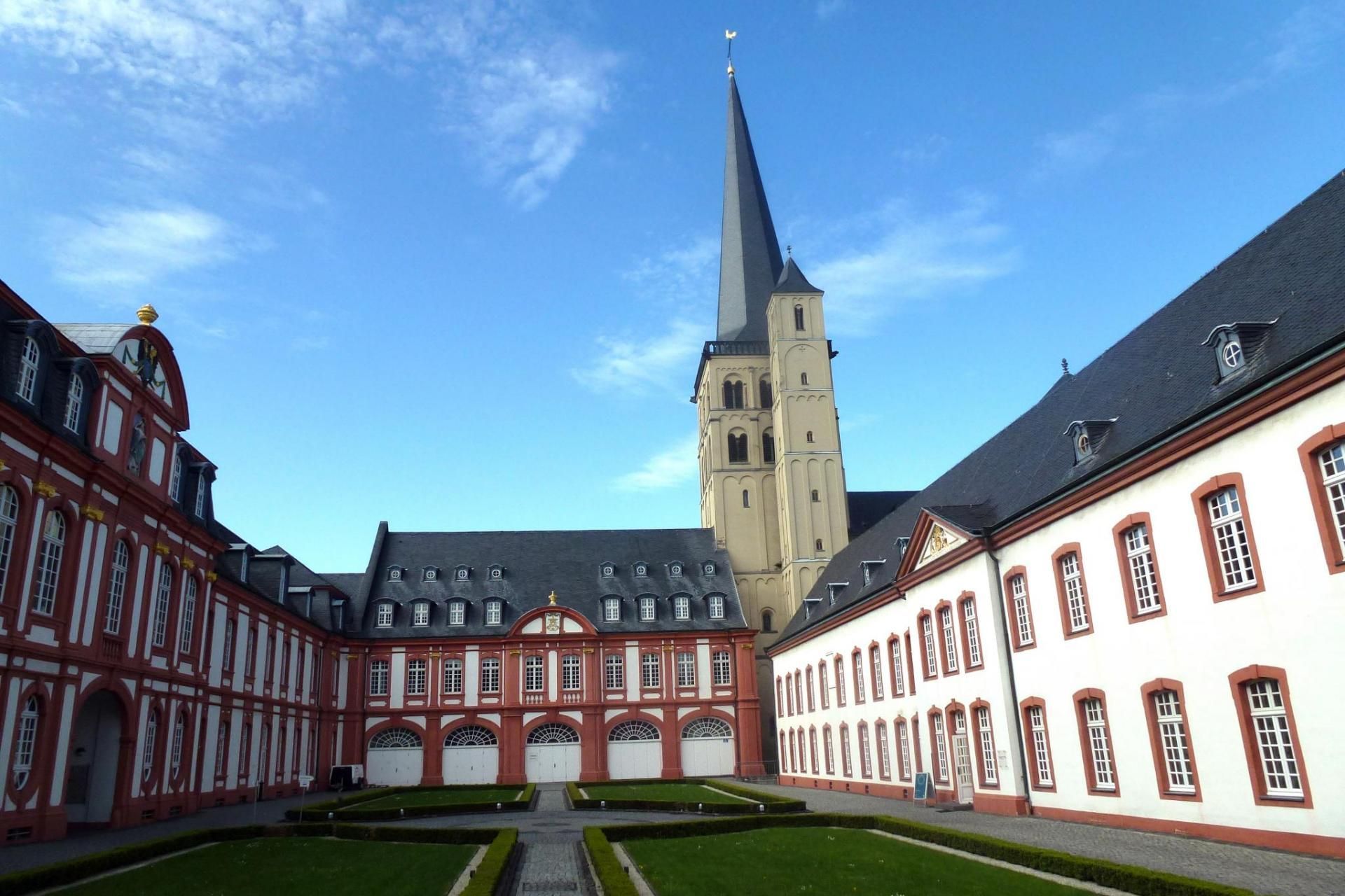 Pulheim: 1000-jähriges Jubiläum feiert Abtei Brauweiler mit ...