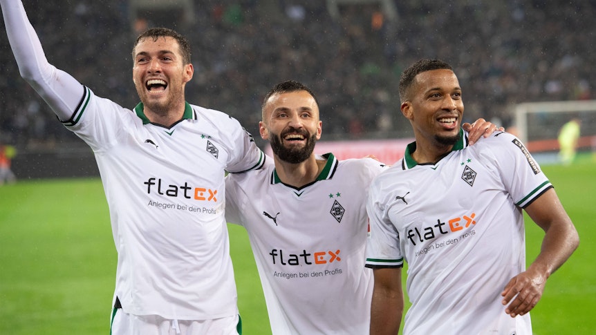 Spieler von Borussia Mönchengladbach beim Torjubel.