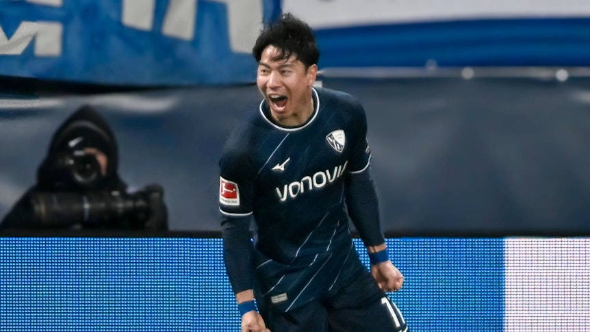 Ein Spieler des VfL Bochums beim Torjubel.