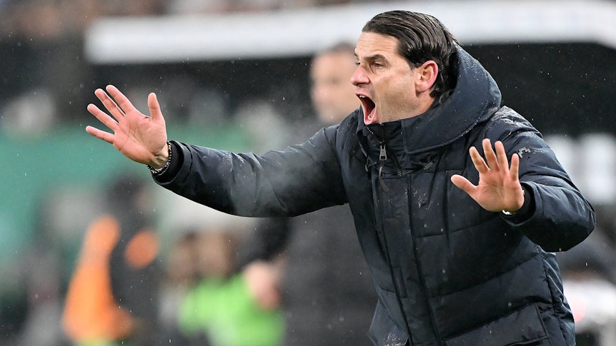 Gerardo Seoane gibt energetisch Anweisungen.