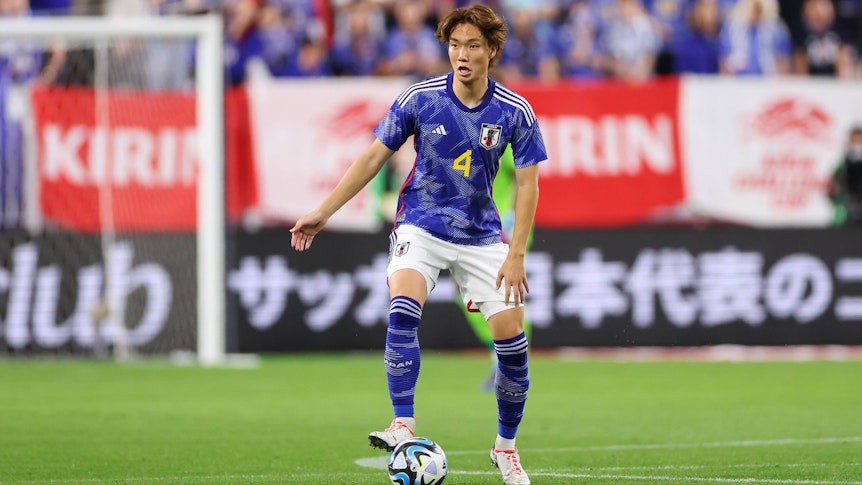 Ko Itakura im blauen Japan-Trikot.