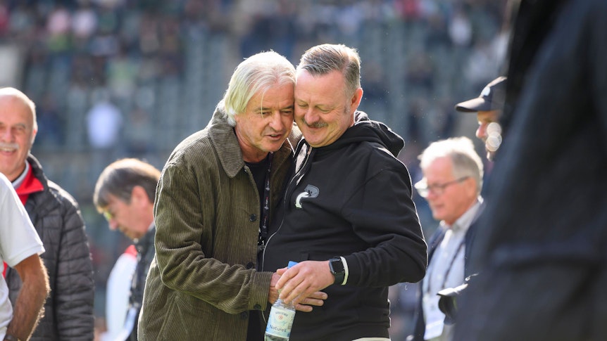 Christian Kulik und Roland Virkus im innigen Austausch.