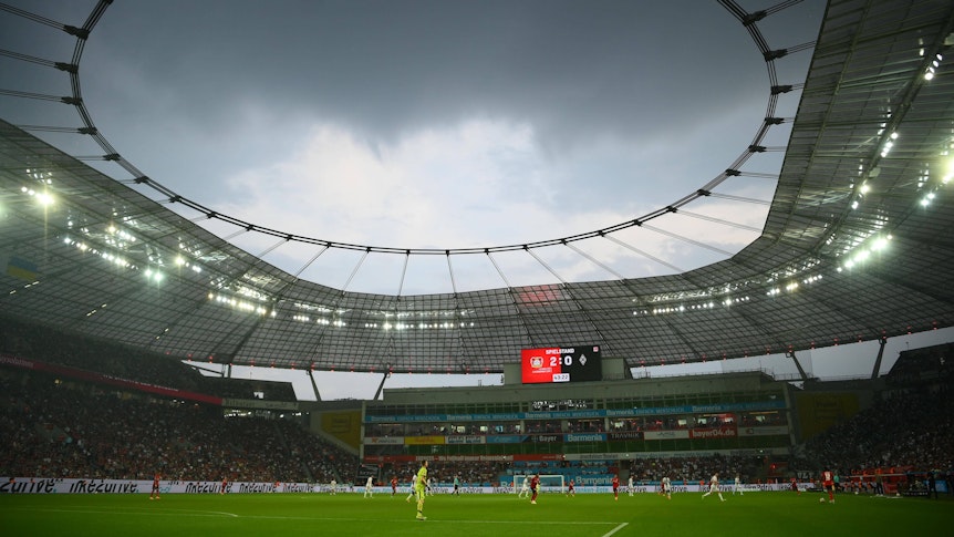 Die BayArena bei einem Heimspiel.