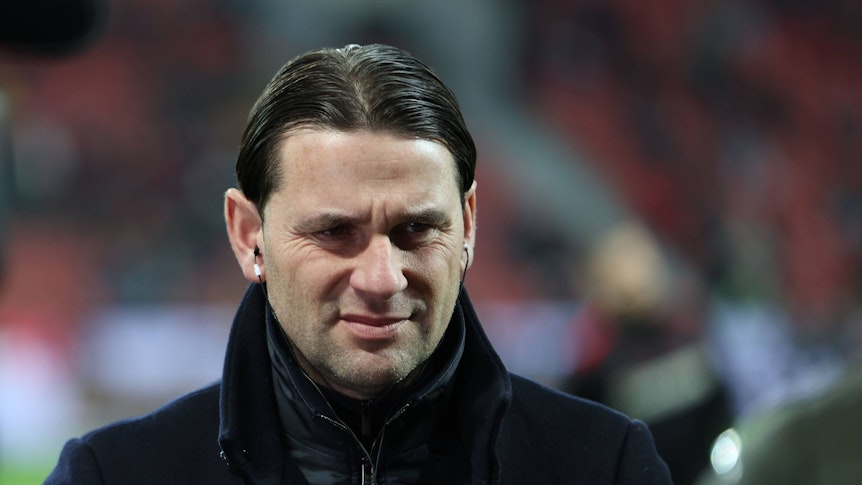 Gerardo Seoane mit irritiertem Blick.