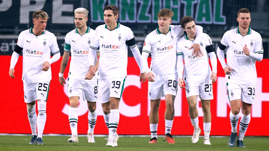 Borussia-Spieler nach einem Tor-Jubel.