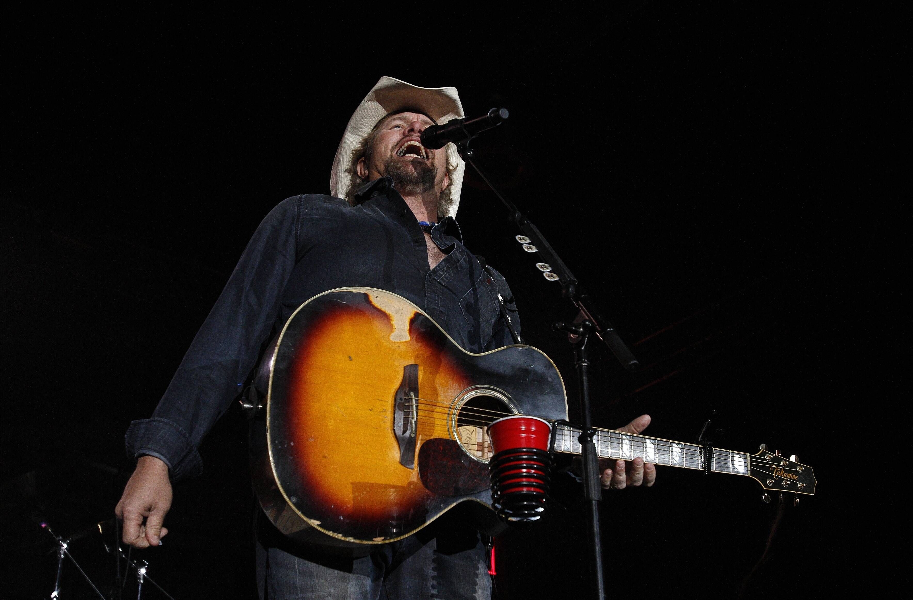 Toby Keith: Dolly Parton trauert um toten Country-Star | Kölner Stadt ...