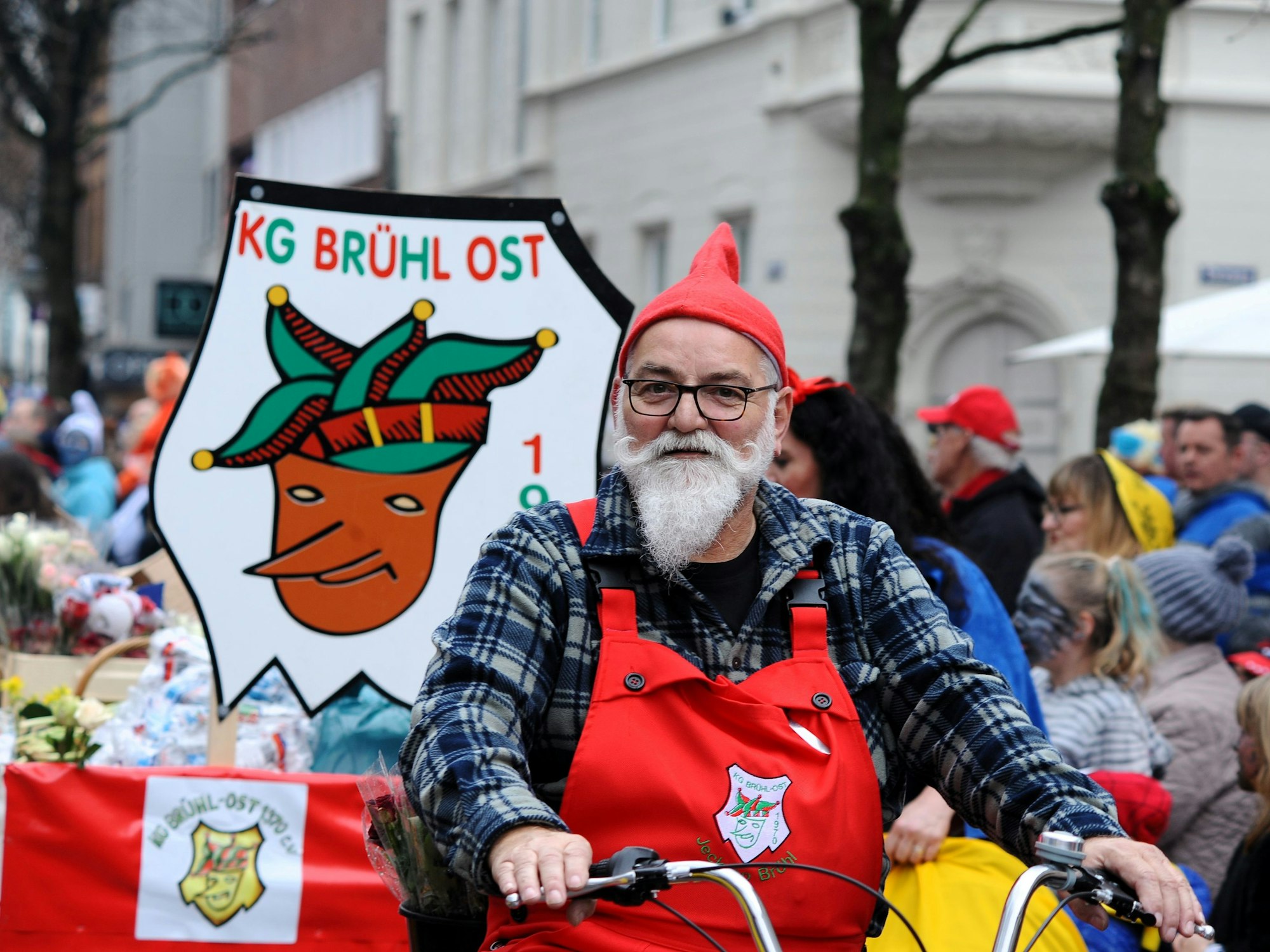 Brühl: Das sind die schönsten Bilder vom Karnevalszug | Kölner Stadt