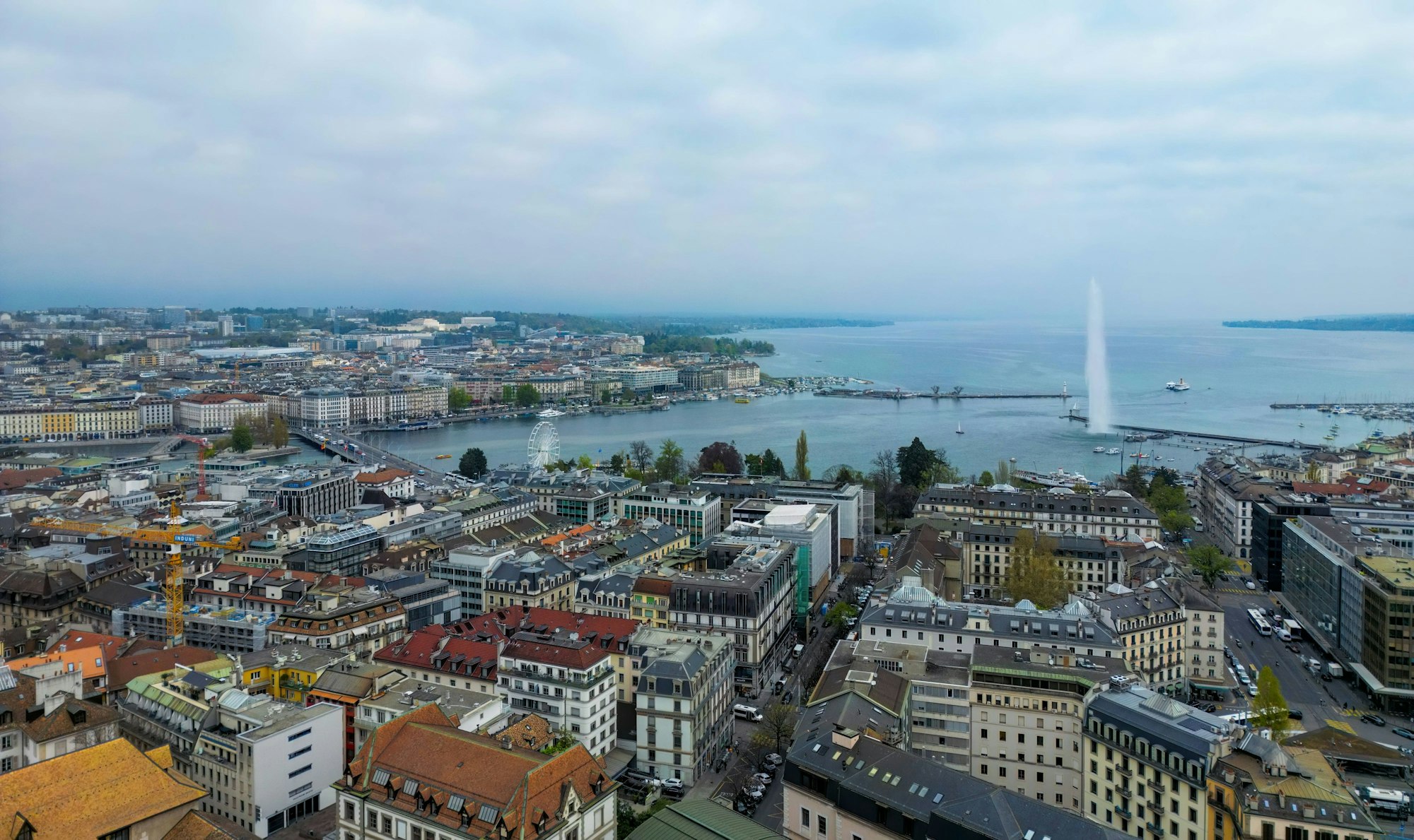 Eine Luftaufnahme der Stadt Genf im April 2023.