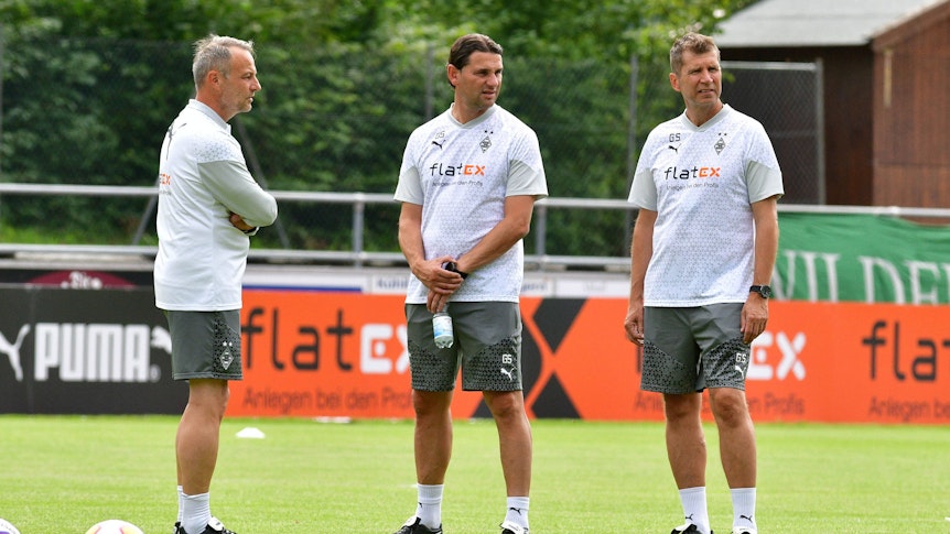Guido Streichsbier mit Gerardo Seoane auf dem Trainingsplatz.