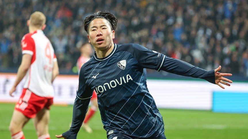Takuma Asano beim Torjubel.