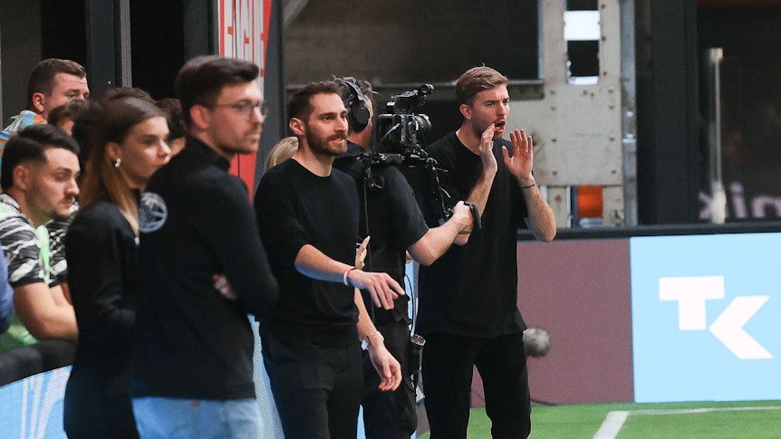 Christoph Kramer am Spielfeldrand bei der Baller League.