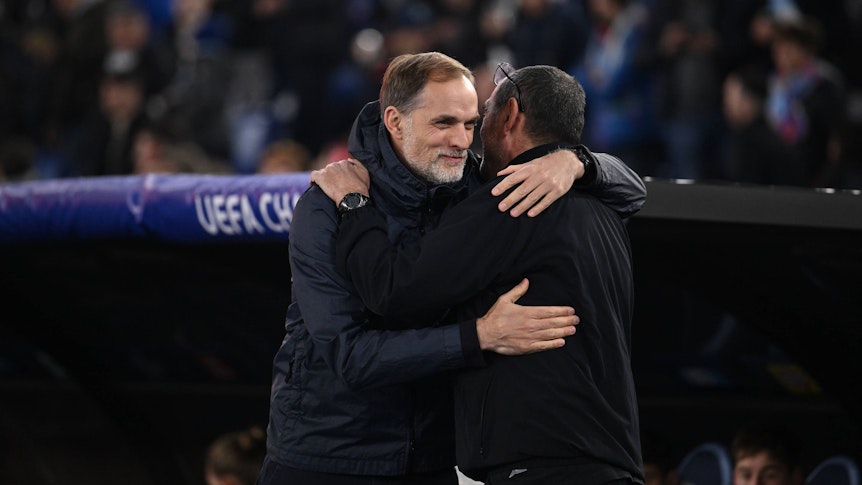 Thomas Tuchel und Maurizio Sarr bei der Umarmung.