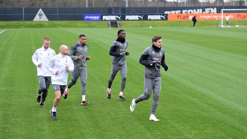 Alassane Plea im Lauftraining.