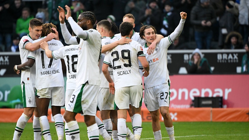 Borussia-Spieler beim Torjubel.