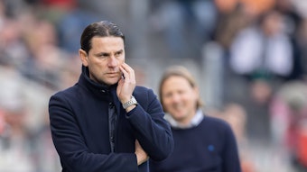 Gerardo Seoane am Spielfeldrand.