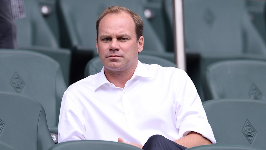 Christian Nerlinger auf der Tribüne im Borussia-Park.
