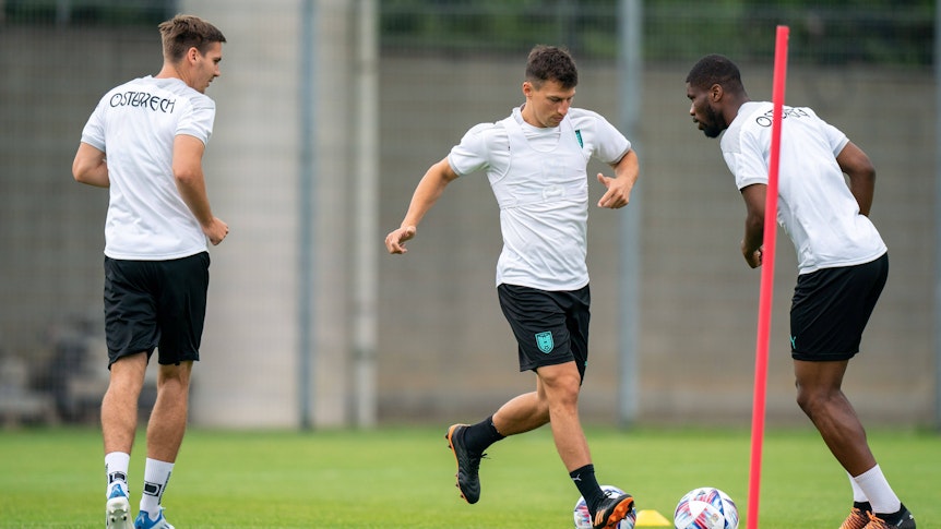 Max Wöber und Stefan Lainer gemeinsam im ÖFB-Training mit Kevin Danso.