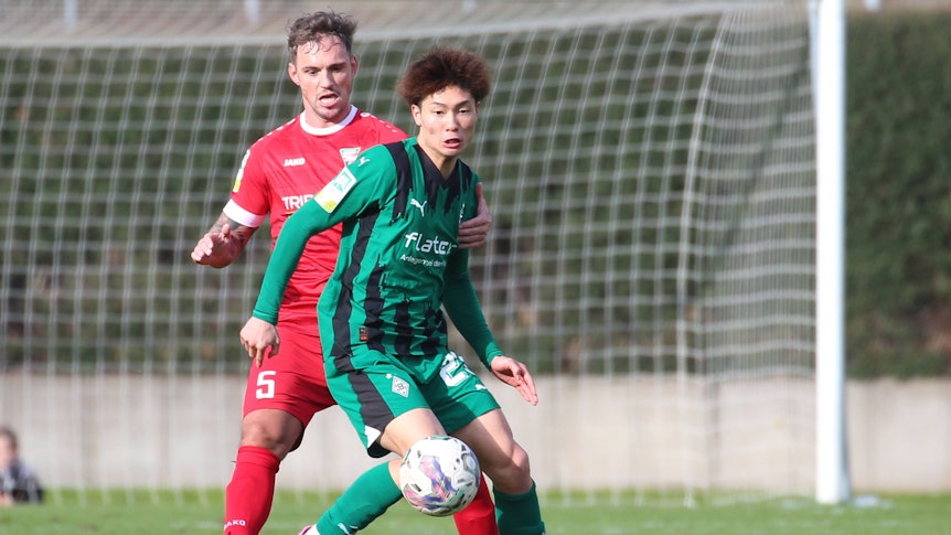 Shio Fukuda im Zweikampf.