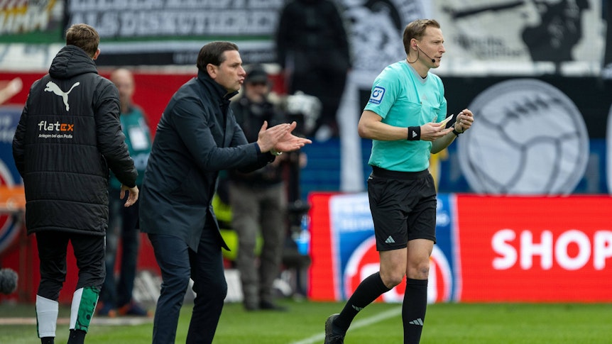 Gerardo Seoane klatscht.