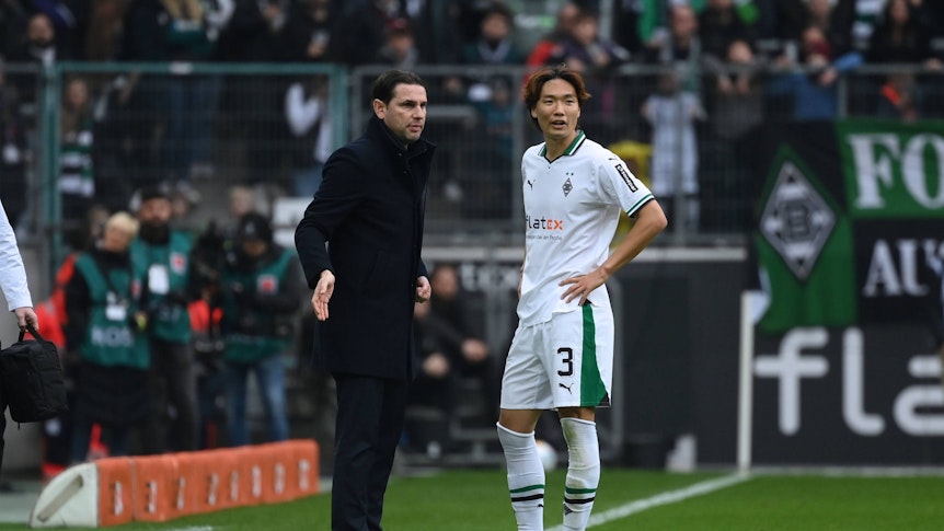 Gerardo Seoane und Ko Itakura im Austausch.