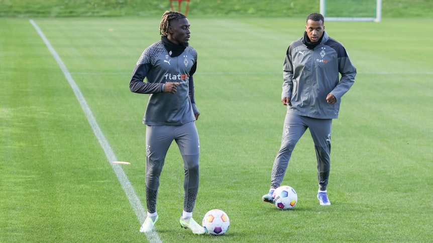 Manu Koné und Alassane Plea auf dem Trainingsplatz.