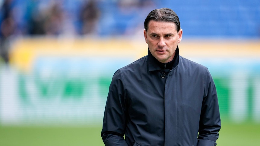 Gerardo Seoane am Spielfeldrand.
