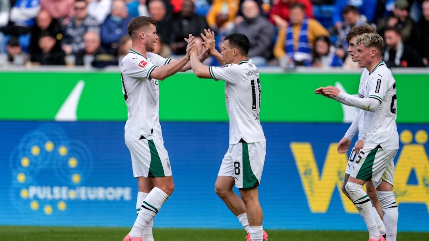 Borussia-Spieler beim Torjubel.