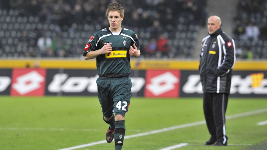 Patrick Herrmann am Seitenrand.