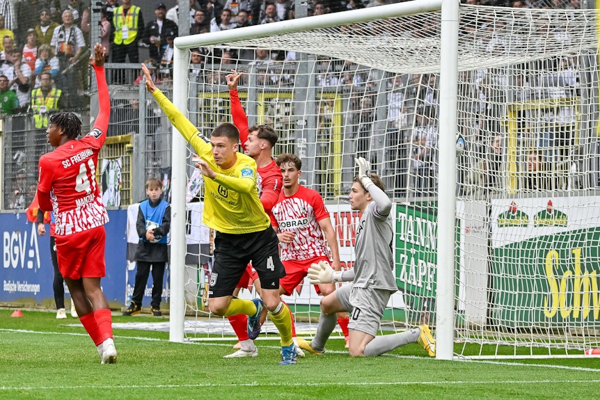 Tom Gaal bejubelt seinen Treffer.
