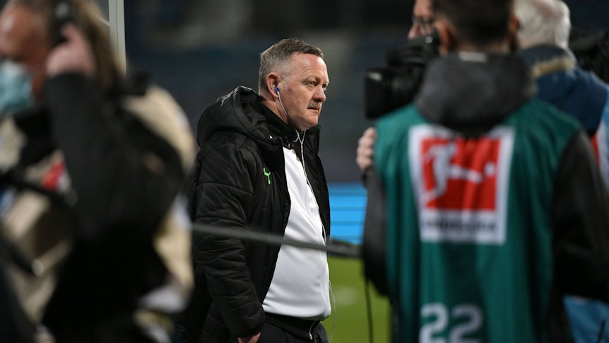 Roland Virkus vor TV-Kameras.