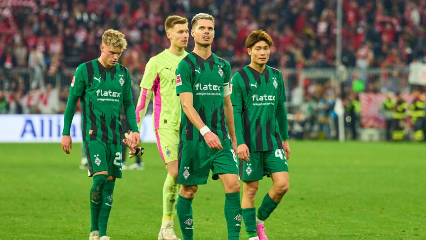 Robin Hack, Moritz Nicolas, Julian Weigl und Shio Fukuda im Gladbach-Trikot.