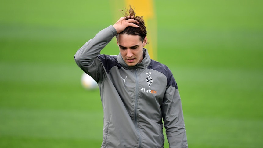 Flo Neuhaus auf dem Trainingsplatz.
