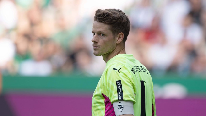 Jonas Omlin, Mannschaftskapitän von Borussia Mönchengladbach, während einer Partie im Borussia-Park.