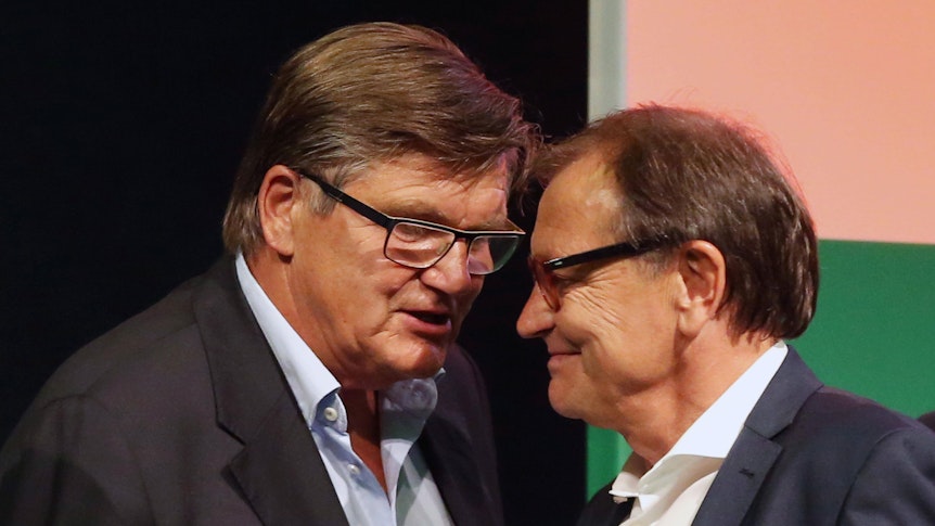 Hans Meyer und Ewald Lienen im Gespräch.