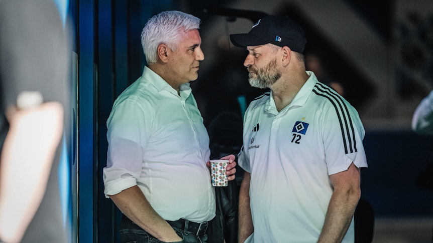 Steffen Baumgart und Andreas Bornemann im Gespräch.