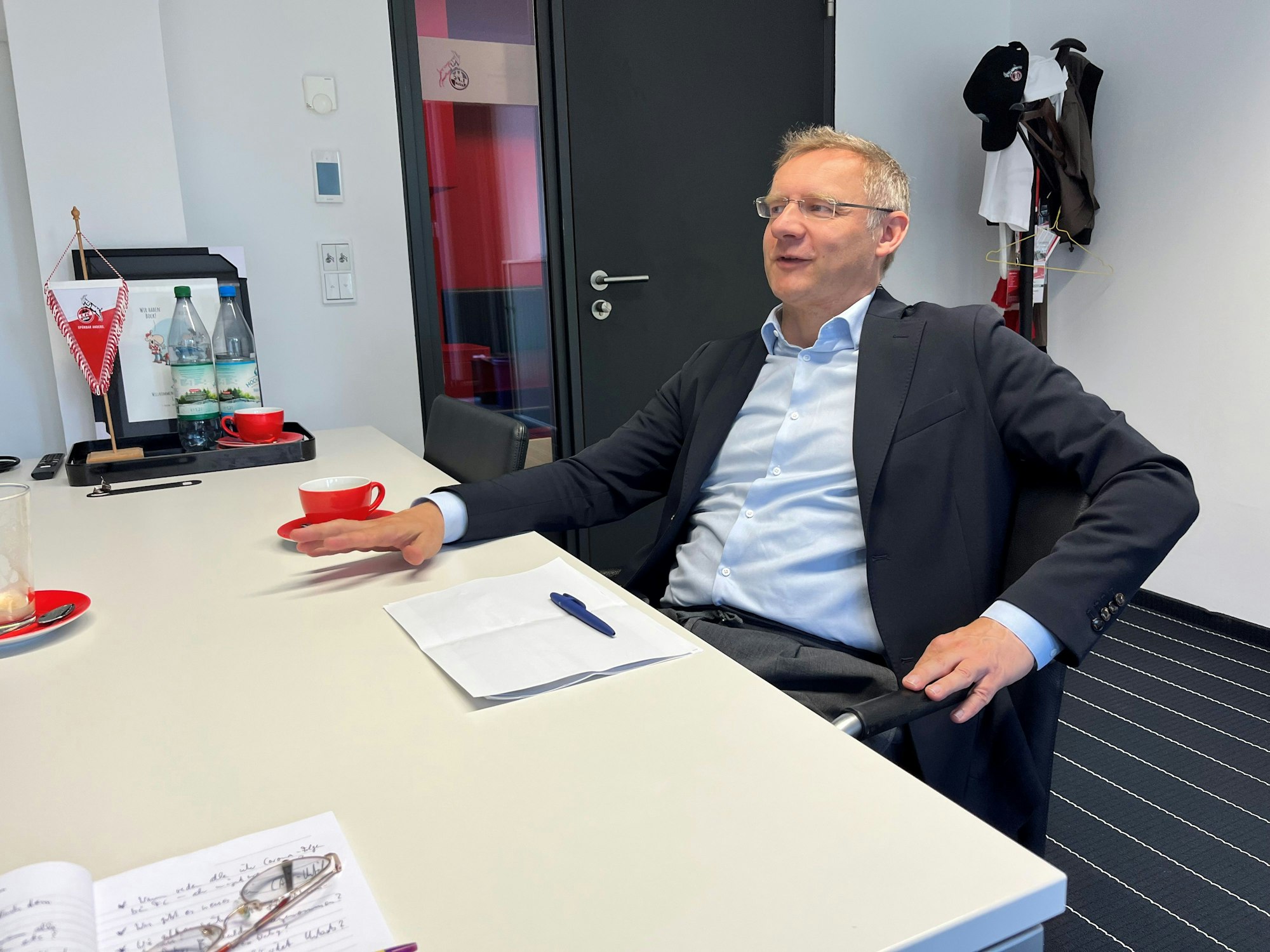 Eckhard Sauren, Vizepräsident des 1. FC Köln, im Gespräch mit EXPRESS.