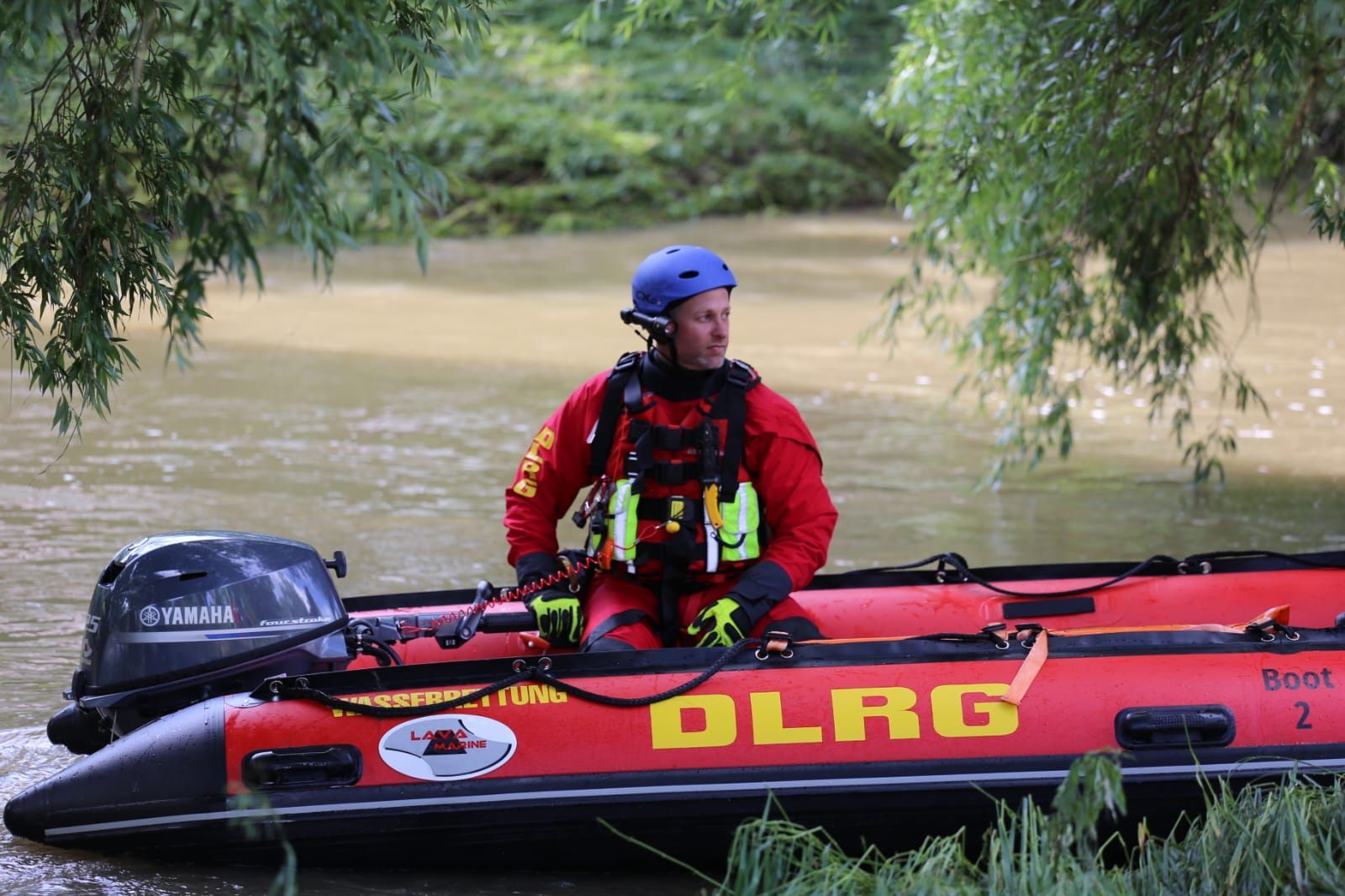 Mit Bilder-Galerie: So helfen DLRG-Einsatzkräfte aus Rhein-Berg in ...